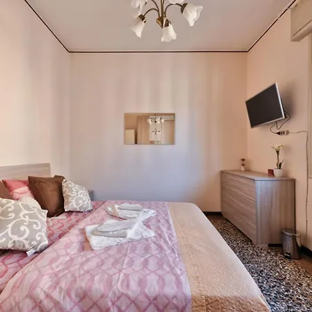 Апартаменты 2 Bedroom Mestre Train Station Венеция