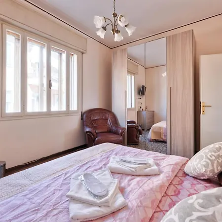 2 Bedroom Mestre Train Station * Венеция