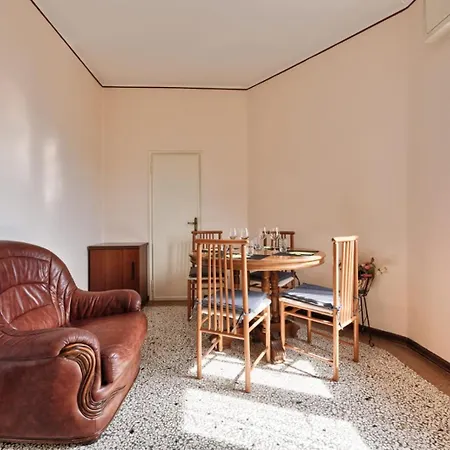 2 Bedroom Mestre Train Station 아파트