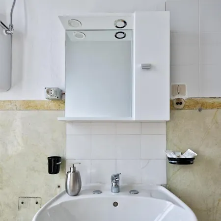아파트 2 Bedroom Mestre Train Station 베니스